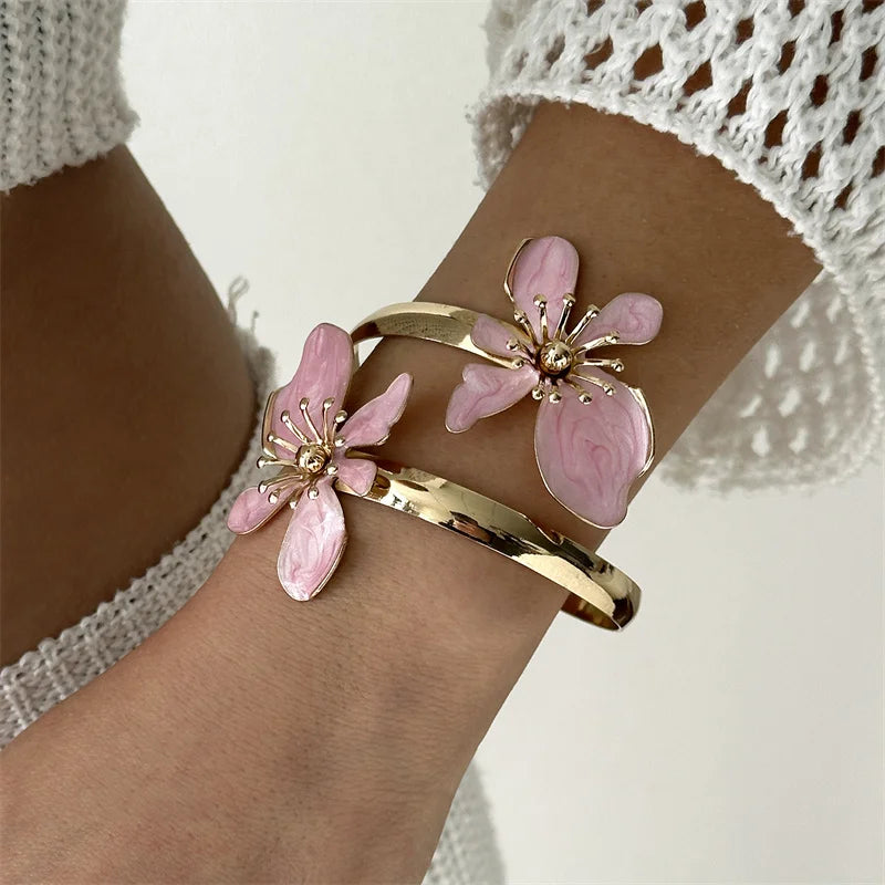 🌸 Bracelet Fleurs Douceur — Manchette Plaquée Or
